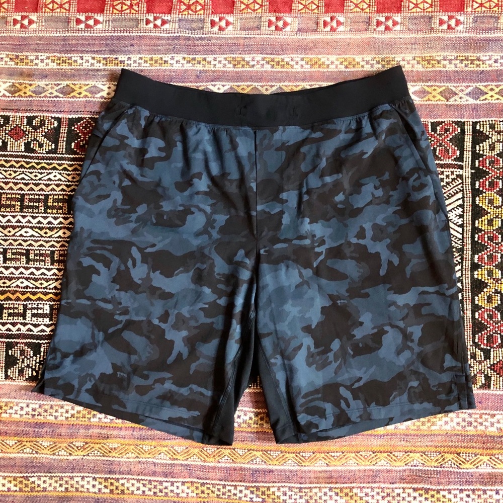 Men’s Linned XL Lululemond Navy Camo Short